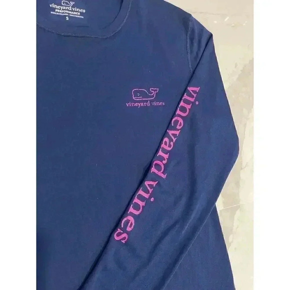 Vineyard Vine's Performance Blue Long Sleeve Top Pink Logo Women's Small - Picture 3 of 6